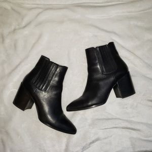 Steve Madden Chelsea Boots